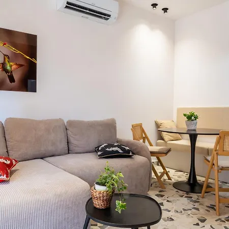 And Luxury Apartment